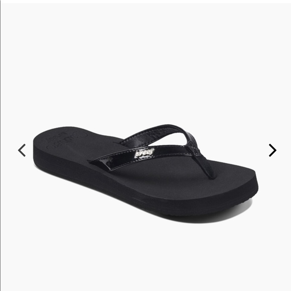 2/$30 New women’s Reef Cushion Luna Black Patent Flops - Picture 2 of 3